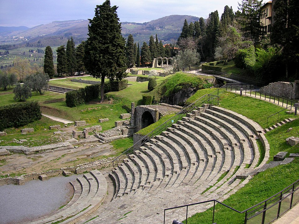 Fiesole, római színház és firenzei panoráma